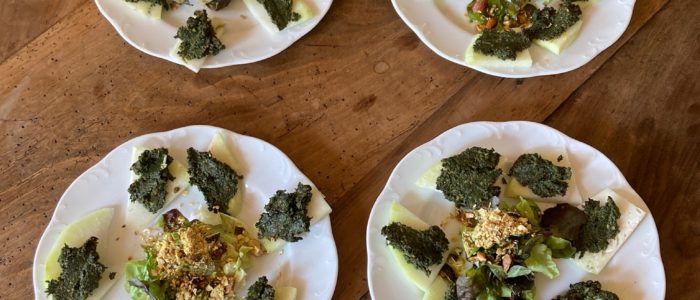Canapé de chou rave avec pesto d'ortie